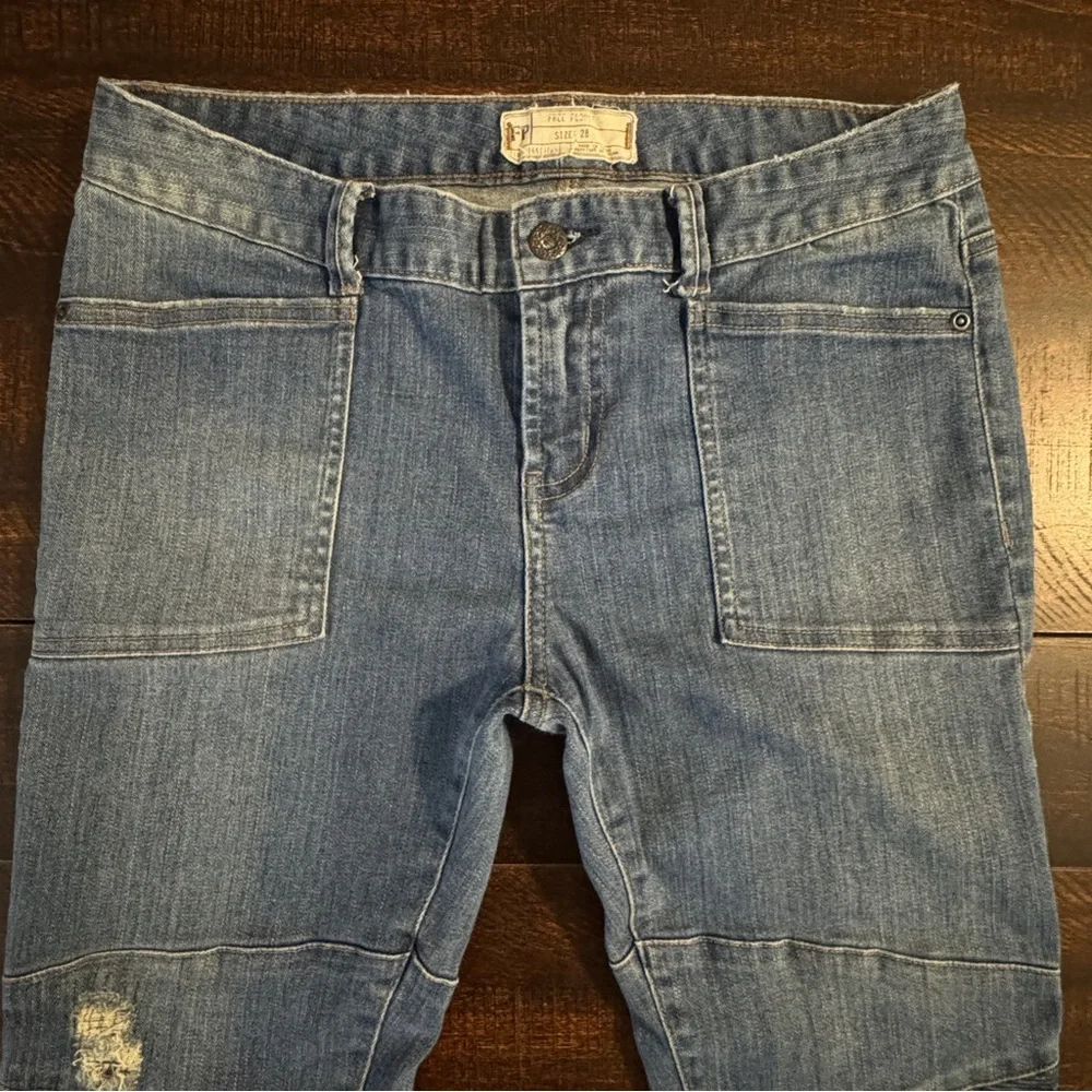 Free People Moto Jeans 28 High Rise Patchwork Utility Pockets Distressed - Picture 6 of 17
